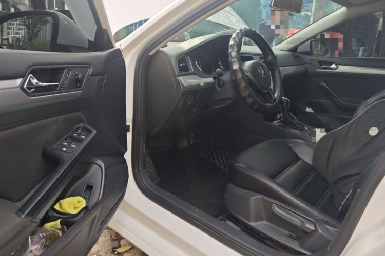 Used Volkswagen Lamando 2017 230TSI DSG Fashion Edition
