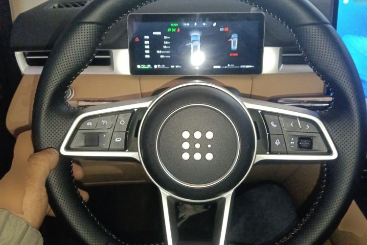 Used Landian E5 PLUS 2025 165 km Long-Range Version 7 Seats