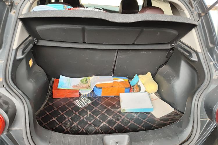 Used Nissan Tiida 2013 1.6L CVT Cool Cafe Edition
