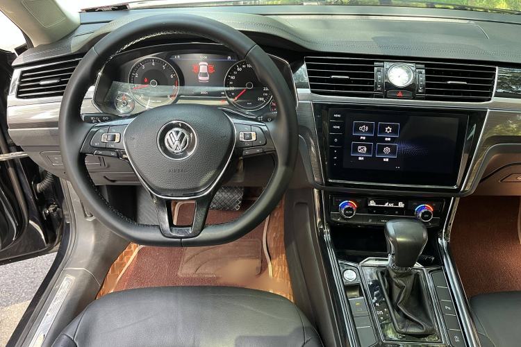 Used Volkswagen Phideon 2019 380TSI Two-Wheel Drive Business Edition China VI Standard