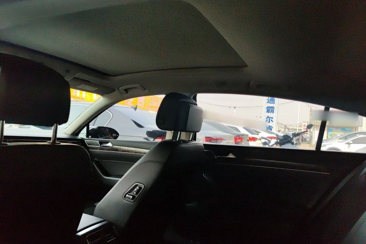 Used Volkswagen Magotan 2017 330TSI DSG Luxury Model Headliner