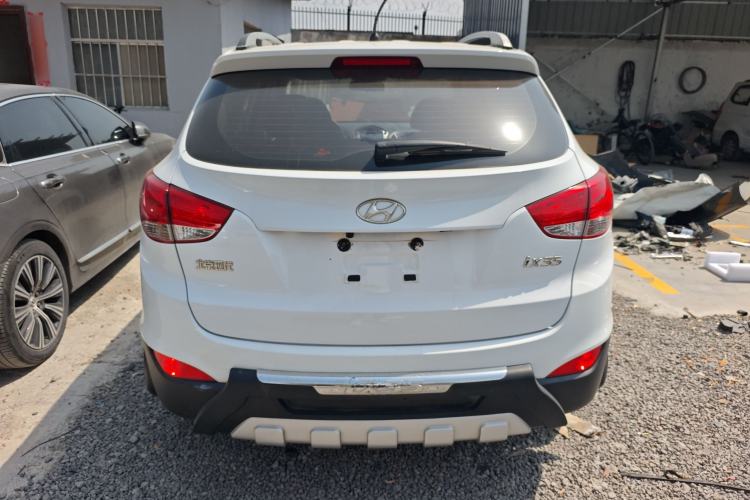 Used Hyundai ix35 2015 2.0L Manual Two-Wheel Drive Comfort Version China IV Standard Rear
