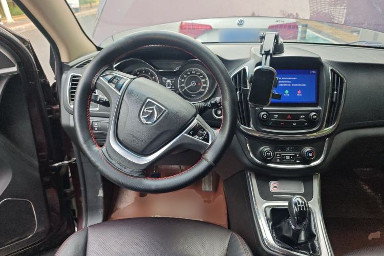 Ojetý Baojun 560 2015 1.8L manual luxury version