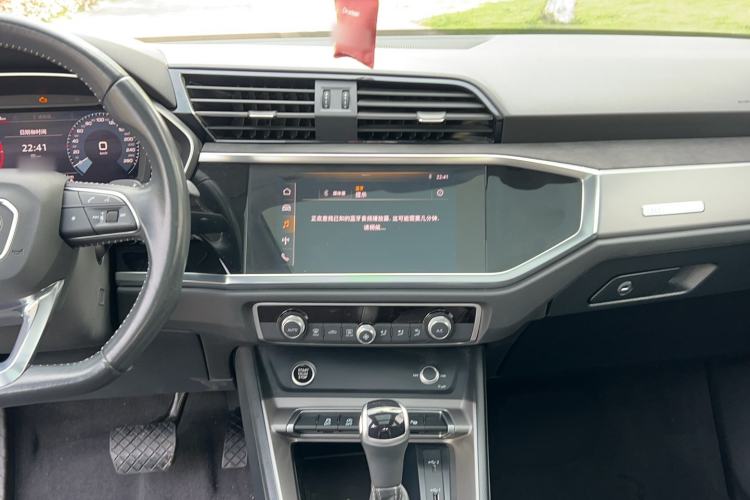 Used Audi Q3 2021 35 TFSI Fashion Dynamic Model Audio And AC Panel