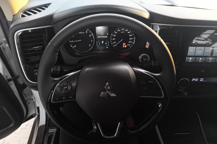 Used Mitsubishi Outlander 2020 2.0L Two-Wheel Drive Enjoyment Version 5 Seats
