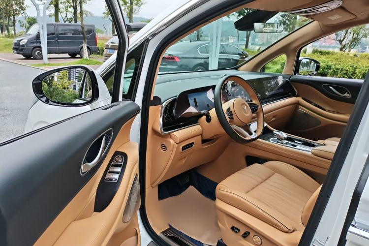 Used VOYAH Dream 2024 EV Long-Range Premium Edition