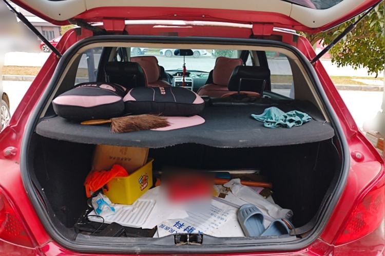 Used Peugeot 307 2013 1.6L Manual CROSS Trunk