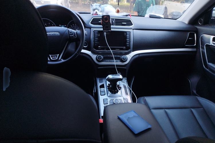 Used Haval H6 Coupe 2017 Blue Label 2.0T Automatic Two-Wheel Drive Urban Model Center Console