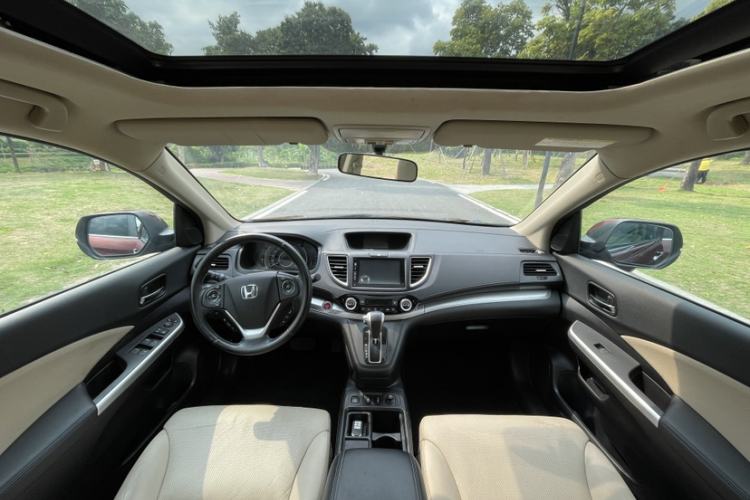 Used Honda CR-V 2015 2.4L two-wheel drive luxury version Interior 3