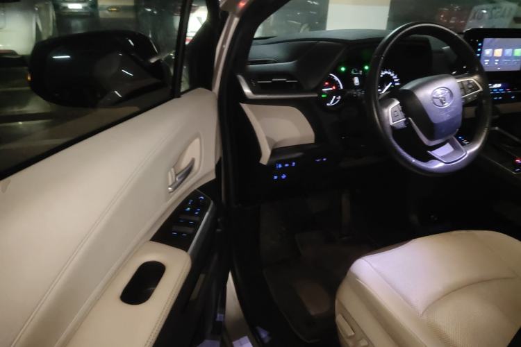 Used Toyota SIENNA 2021 2.5L Hybrid Luxury Edition Driver Seat