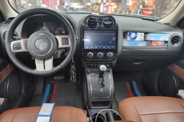 Used Jeep Patriot 2015 2.0L Sport Edition Center Console