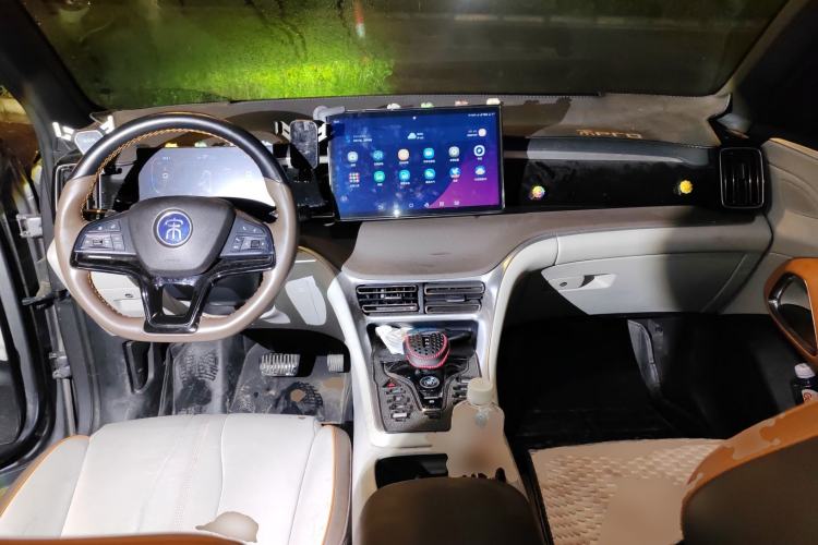 Used BYD Song Pro New Energy 2022 DM-i 110km Flagship Model Center Console