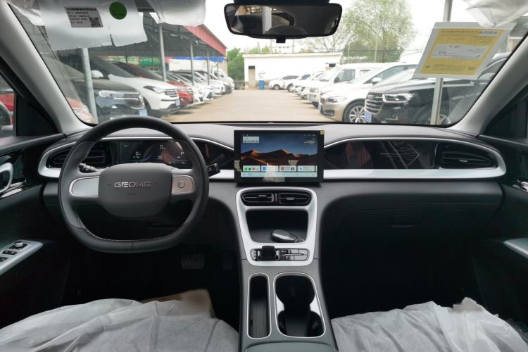 Used Geely Galaxy Geome 2026 Model 310km Youth Edition Interior 9