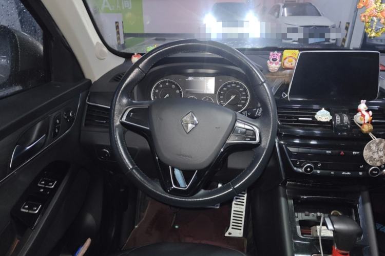 Used BORGWARD BX5 2017 20TGDI Automatic Two-Wheel Drive Pioneer Edition Steering Wheel