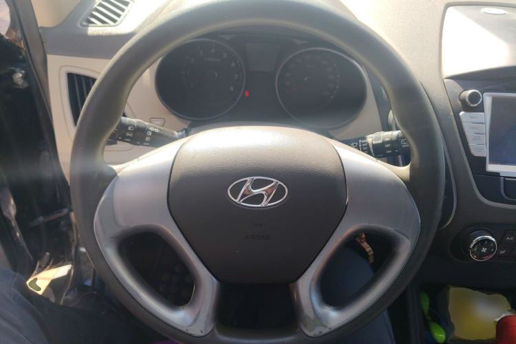 Used Hyundai ix35 2010 2.0L Automatic Two-Wheel Drive New Edition GL Steering Wheel