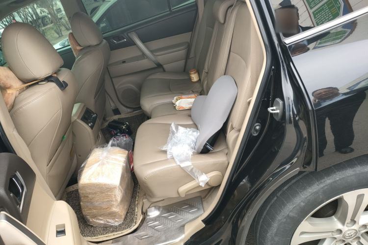 Used Toyota Highlander 2012 2.7L Two-Wheel Drive 7-Seater Luxury Edition Left Rear Seat