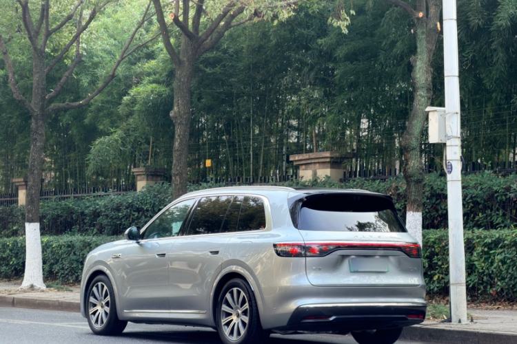 Used Hima AITO M8 2025 Extended-Range Max+ Version 53.4 kWh 5-Seater Edition Exterior 4