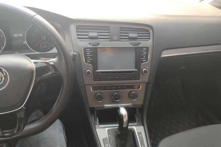 Used Volkswagen Golf 2015 1.6L Automatic Comfort Model
