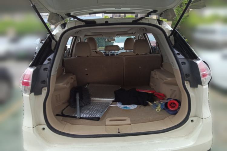 Used Nissan X-Trail 2014 2.0L CVT Comfort Edition 2WD Trunk