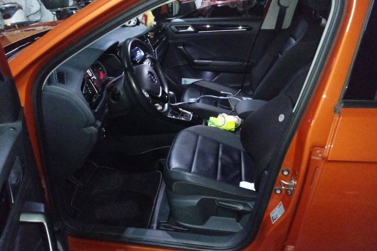 Used Volkswagen T-ROC 2019 280TSI DSG Two-Wheel Drive Comfort Version China VI Standard