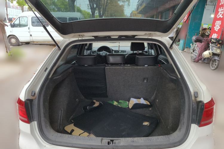 Used Volkswagen Cross Lavida 2014 1.4TSI DSG Trunk