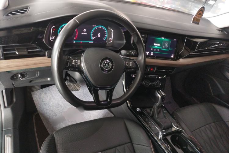 Used Volkswagen Passat 2019 330TSI Luxury Edition China V Standard Center Console