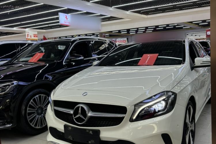 Used Mercedes-Benz A-Class 2017 A 200 Fashion Model Exterior 7