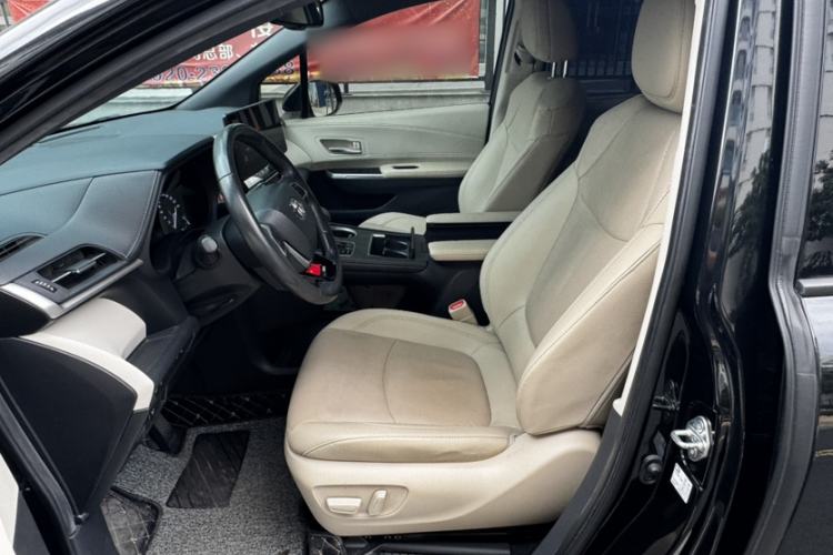 Used Toyota SIENNA 2021 2.5L Hybrid Premium Edition Interior 3