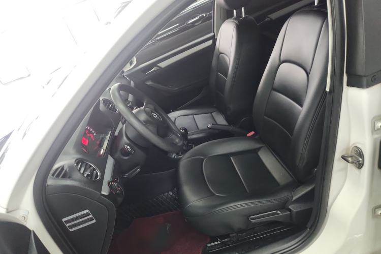 Used Volkswagen Jetta 2015 1.6L Manual Comfort Model Left Front Seat