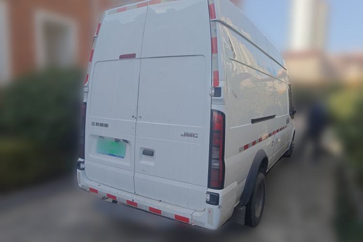 Used JMC Fushun 2022 2.0T Manual Van Long Wheelbase High Roof 3-Seater
