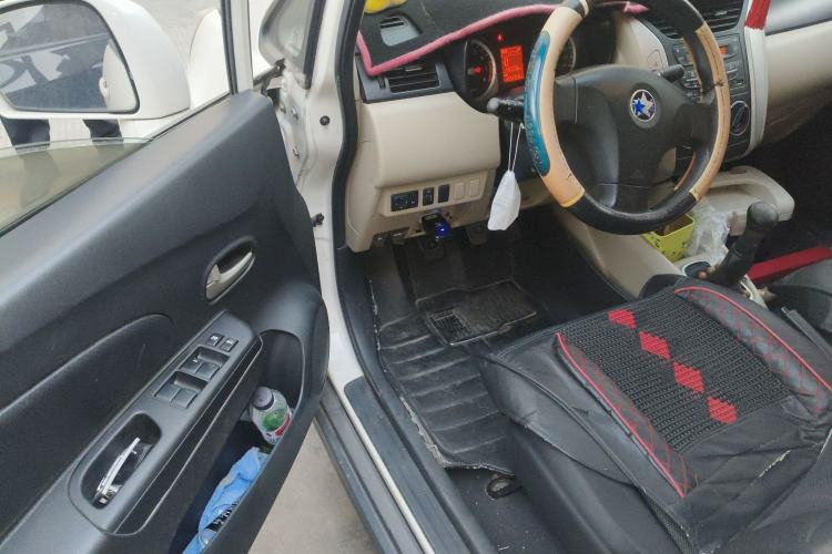 Used Venucia R50 2012 1.6L Manual Comfort Edition