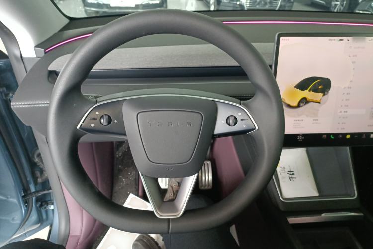 Used Tesla Model Y 2025 Rear-Wheel-Drive Version
