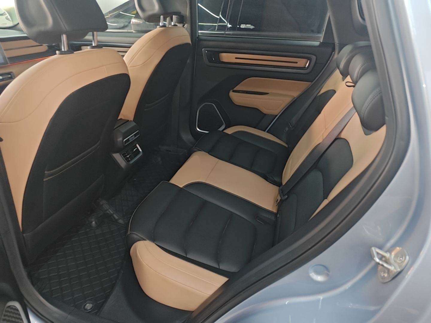 Geely Auto icon 2023 1.5TD Chocolate Luxe Edition — снимка 20