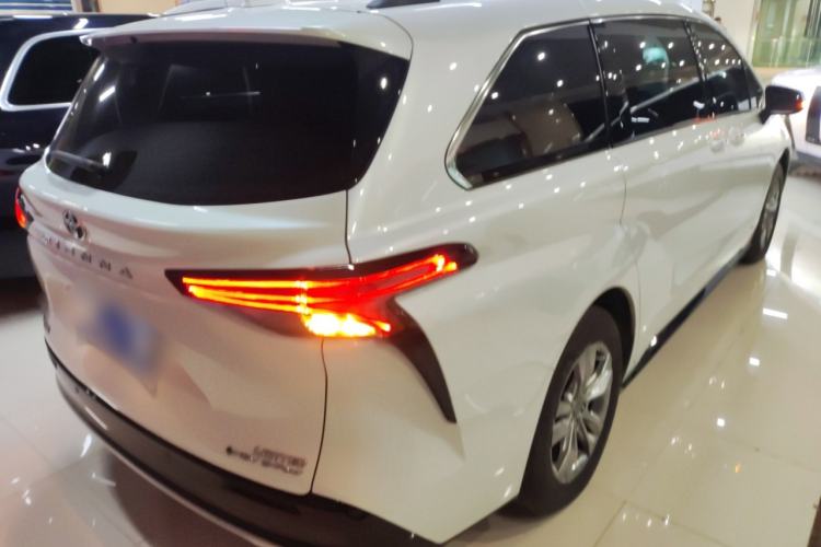 Used Toyota Sienna 2024 2.5L Hybrid Four-Wheel Drive Prestige Edition