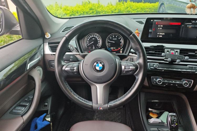 Used BMW X1 2022 sDrive25Li Leading Model Steering Wheel