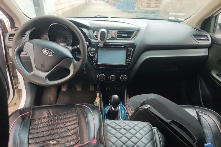 Used Kia K2 2015 Sedan 1.4L MT GLS Center Console
