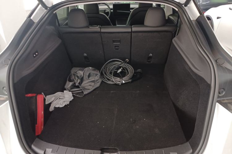 Used Tesla Model Y 2025 Rear-Wheel-Drive Version Trunk