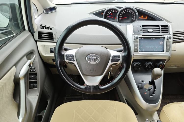 Used Toyota Verso 2015 180E CVT Crossover Edition
