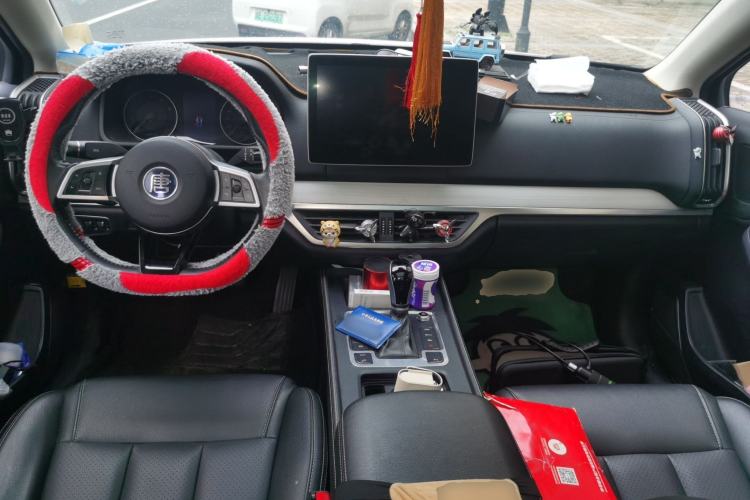 Used BYD Tang 2018 2.0T Automatic SmartConnect Prestige 7-Seater China V Standard Center Console