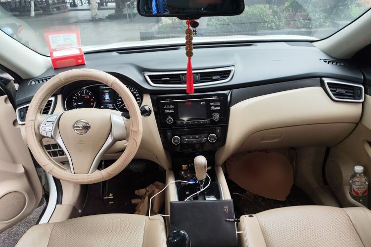 Used Nissan X-Trail 2014 2.0L CVT Comfort Edition 2WD Center Console