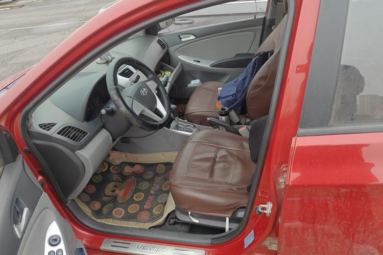 Used Hyundai Verna (older generation) 2010 Sedan 1.4L Automatic Comfort Model GS
