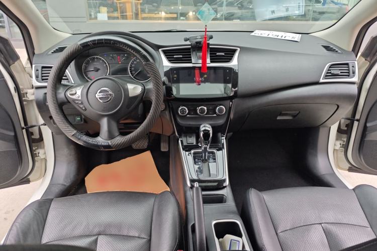 Used Nissan Sylphy 2019 1.6XV CVT Smart Connect Luxury Edition China VI Standard Center Console