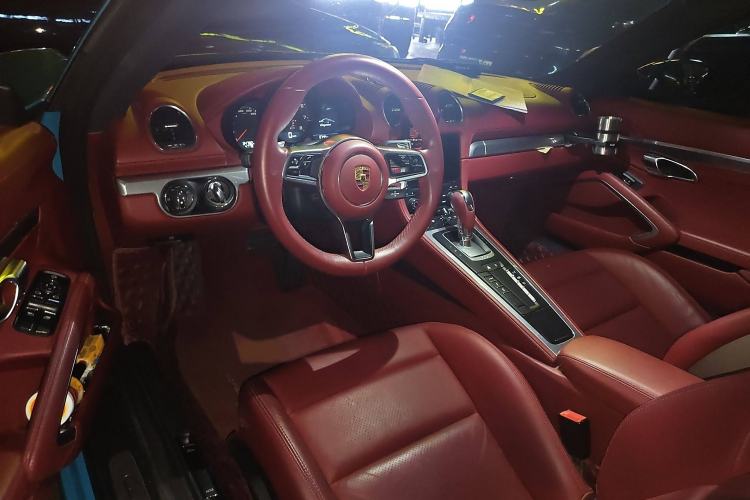 Used Porsche 718 2020 Cayman 2.0T
