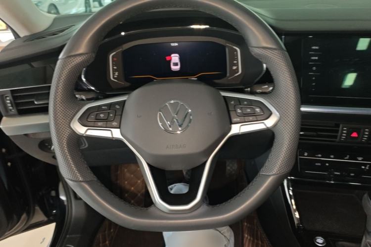 Used Volkswagen Passat 2025 Outstanding Model 330TSI Elite Edition Steering Wheel