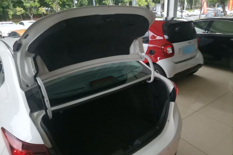 Used Mazda 3 Axela 2014 Sedan 1.5L Automatic Luxury Model Trunk