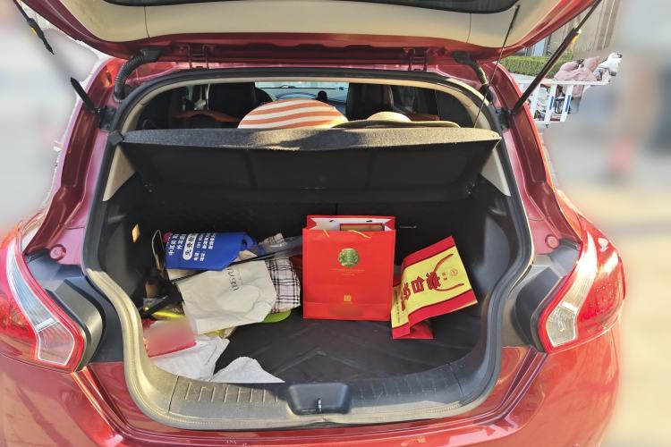 Used Nissan Tiida 2011 1.6L CVT Luxury Edition
