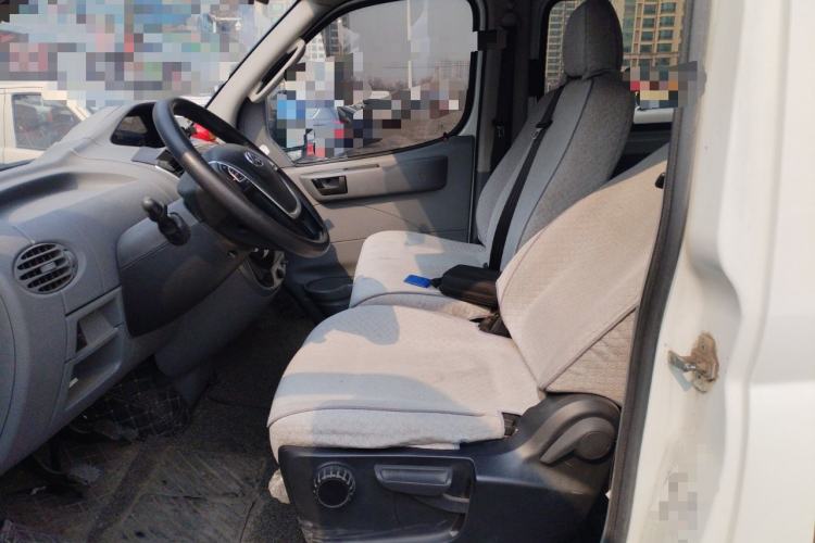 Used SAIC MAXUS Xintu V80 2021 2.0T Manual Classic Aoyuntong Short Wheelbase Mid-Roof 5/6-Seater