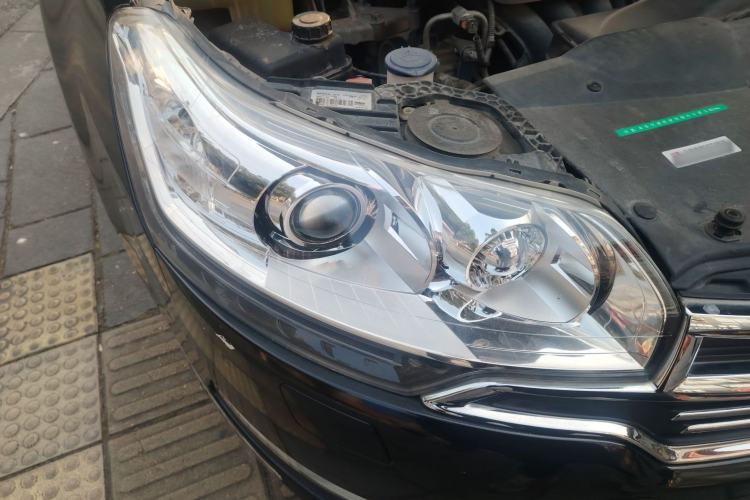 Used Citroen C5 2013 2.3L Automatic Luxury Model Right Front Headlight