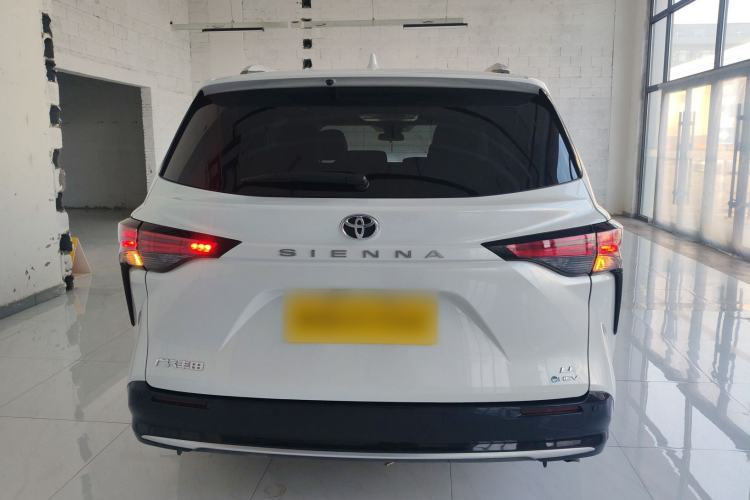 Used Toyota SIENNA 2024 2.5L Hybrid Comfort Edition Rear