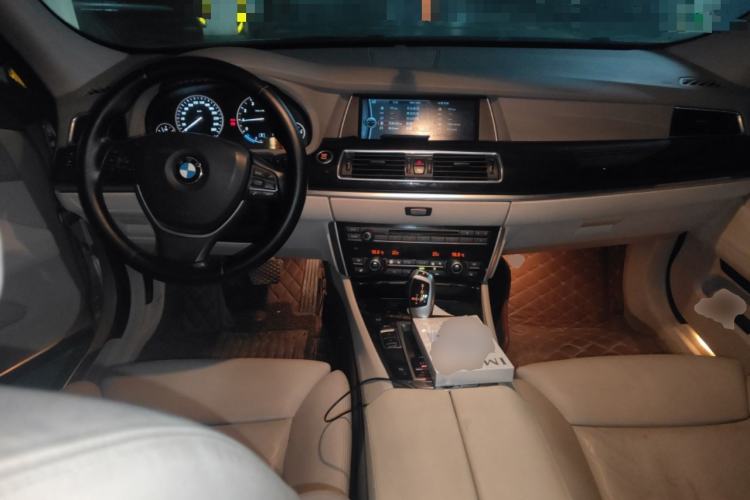 Used BMW 5 Series GT 2010 535i Leading Model Center Console